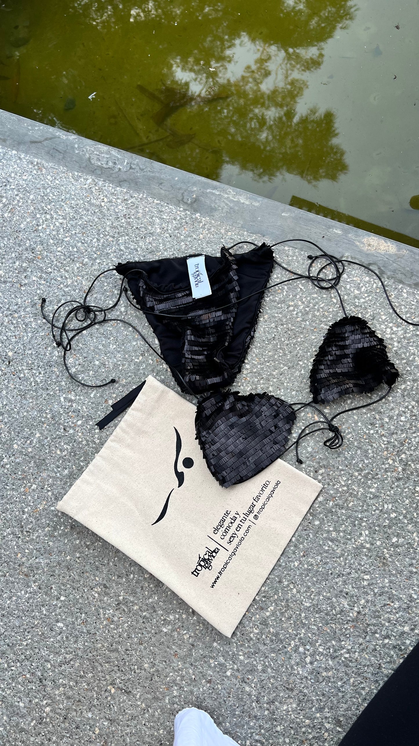 BIKINI BLACK MOON
